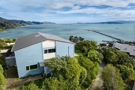 Photo of property in 8a Nikau Road, Point Howard, Lower Hutt, 5013