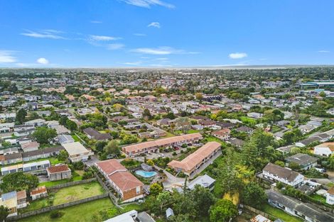 Photo of property in 10/16 Willerton Avenue, New Lynn, Auckland, 0600