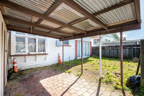 Photo of property in 67 Pendarves Street, New Plymouth, 4310