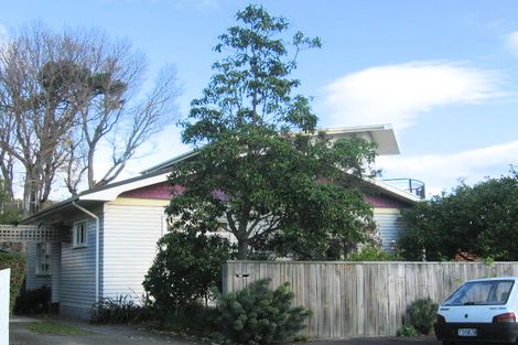 Photo of property in 1 Bracken Street, Hospital Hill, Napier, 4110