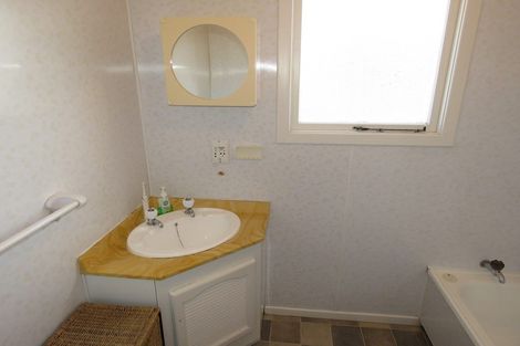 Photo of property in 13 Dundee Street, Strathern, Invercargill, 9812