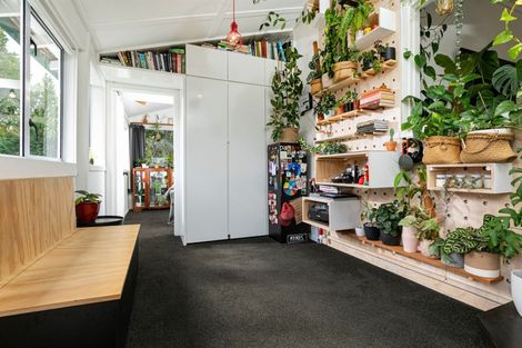 Photo of property in 5 Don Buck Road, Henderson, Auckland, 0614