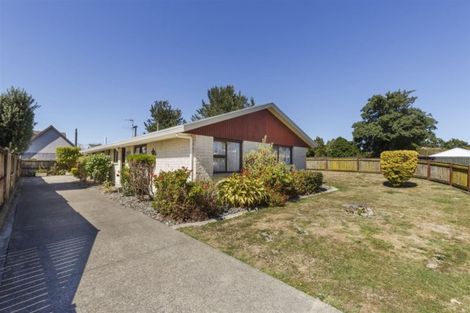 Photo of property in 2 Caroline Crescent, Highbury, Palmerston North, 4412