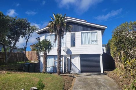 Photo of property in 114 Gloaming Hill, Titahi Bay, Porirua, 5022