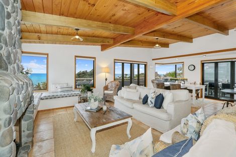 Photo of property in 36 Messenger Terrace, Oakura, 4314