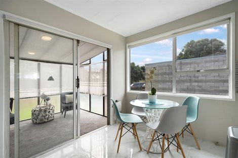 Photo of property in 24 Killington Crescent, Mangere, Auckland, 2022