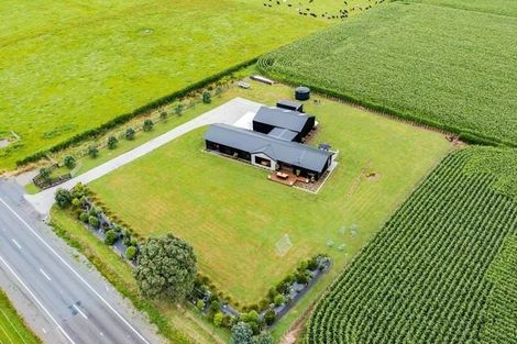 Photo of property in 450 Waitara Road, Huirangi, New Plymouth, 4373