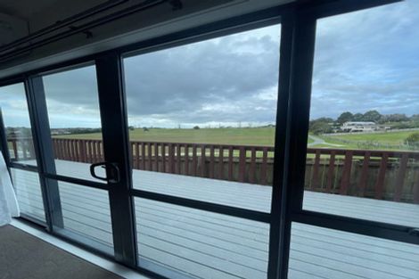 Photo of property in 3/485 Don Buck Road, Massey, Auckland, 0614