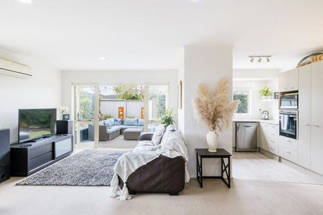 Photo of property in 86a Moore Street, Leamington, Cambridge, 3432