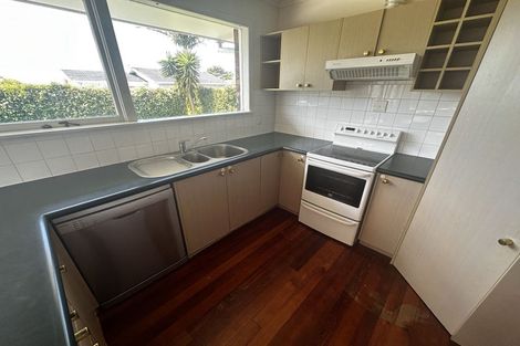 Photo of property in 88 Exmouth Road, Northcote, Auckland, 0627