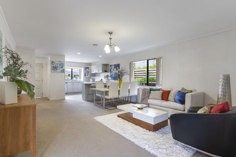 Photo of property in 3/15 Kurnell Drive, Botany Downs, Auckland, 2010
