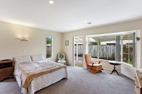 Photo of property in 17 Watson Drive, Paraparaumu Beach, Paraparaumu, 5032