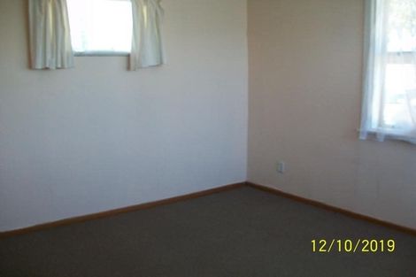 Photo of property in 28 Ozich Avenue, Te Atatu South, Auckland, 0610
