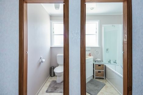 Photo of property in 62 Beazley Avenue, Paparangi, Wellington, 6037