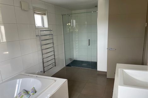 Photo of property in 18 Bryndwr Road, Fendalton, Christchurch, 8052