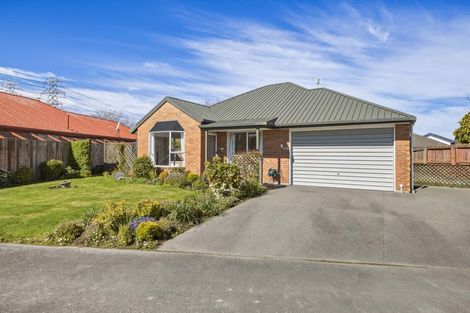 Photo of property in 2/9 Showgate Avenue, Sockburn, Christchurch, 8042