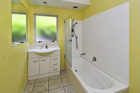 Photo of property in 3/8 Saints Court, Manurewa, Auckland, 2102