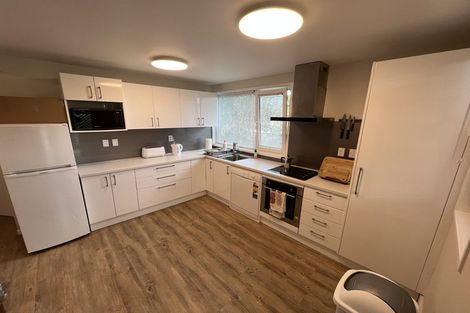 Photo of property in 11 Longcroft Terrace, Newlands, Wellington, 6037