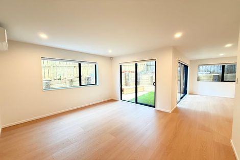 Photo of property in 14d Clairville Crescent, Wai O Taiki Bay, Auckland, 1072