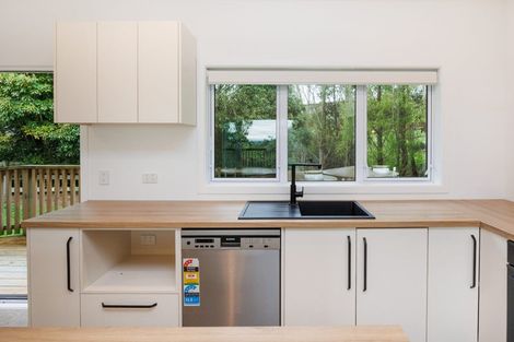 Photo of property in 35 Oram Drive, Turitea, Palmerston North, 4472