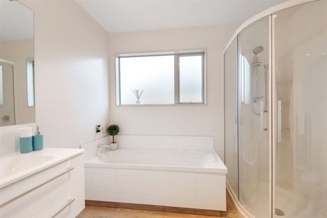 Photo of property in 3 Glenbarr Lane, Broomfield, Christchurch, 8042