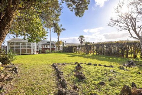 Photo of property in 44 Farquhar Road, Glendene, Auckland, 0602