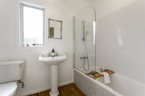 Photo of property in 25 Makiri Street, Helensville, 0800