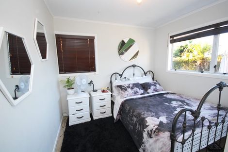 Photo of property in 1/134 Aberdeen Road, Campbells Bay, Auckland, 0620
