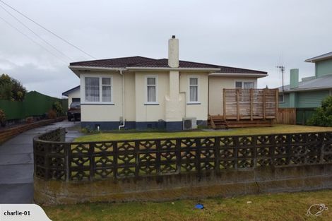 Photo of property in 15 Laird Street, Castlecliff, Whanganui, 4501