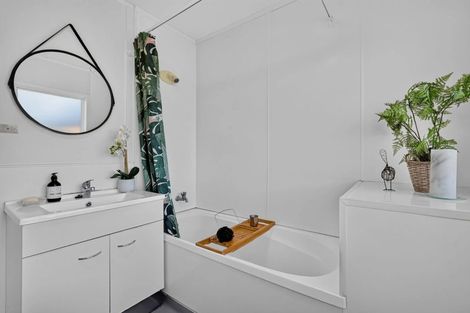 Photo of property in 4/3 Glen Road, Browns Bay, Auckland, 0630