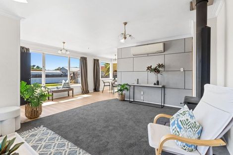 Photo of property in 1 Highfield Place, Levin, 5510