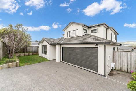 Photo of property in 16 Greenstone Place, Aotea, Porirua, 5024