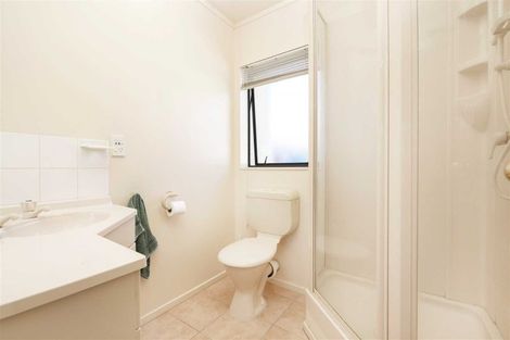 Photo of property in 14 Gillett Place, Botany Downs, Auckland, 2014