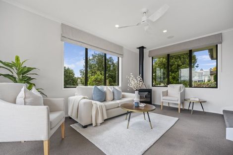 Photo of property in 2 Carex Close, Pyes Pa, Tauranga, 3112