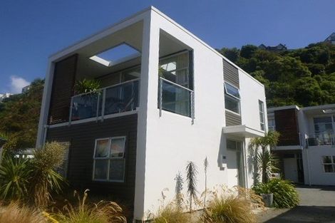 Photo of property in 1/306 Evans Bay Parade, Hataitai, Wellington, 6021