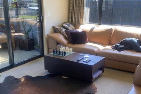 Photo of property in 3a Marchant Place, Westown, New Plymouth, 4310