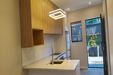 Photo of property in 5/58 Te Atatu Road, Te Atatu South, Auckland, 0610