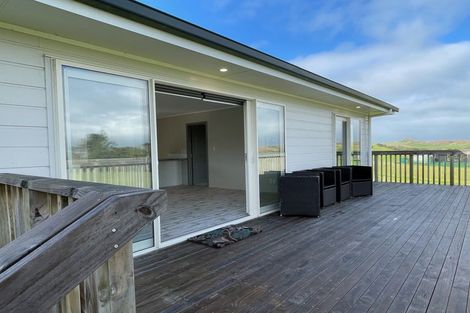 Photo of property in 19 Ripiro Drive, Baylys Beach, Dargaville, 0377