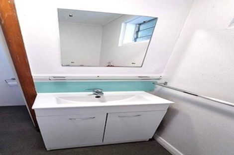 Photo of property in 48 Randwick Road, Northland, Wellington, 6012