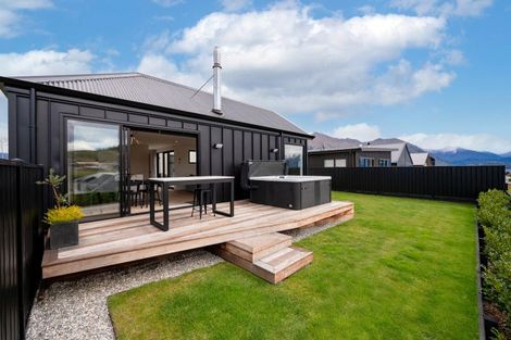 Photo of property in 2 Mcneil Crescent, Wanaka, 9305