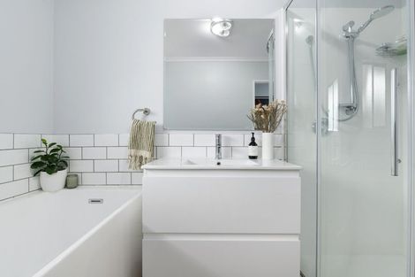 Photo of property in 114b Sandwich Road, St Andrews, Hamilton, 3200