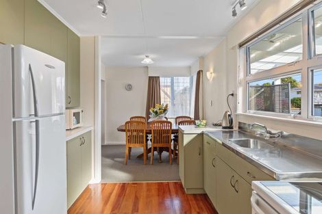 Photo of property in 7 Kent Crescent, Awapuni, Palmerston North, 4412