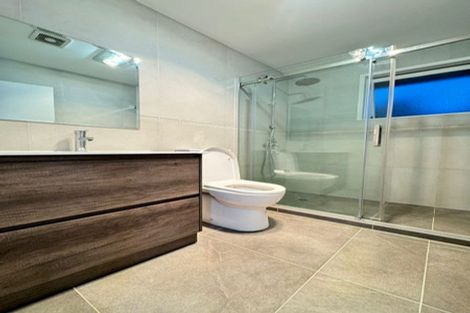 Photo of property in 33 Patts Avenue, Glendene, Auckland, 0602