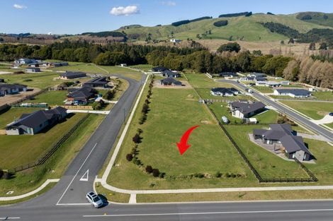 Photo of property in 2 Lancewood Way, Kinloch, Taupo, 3377