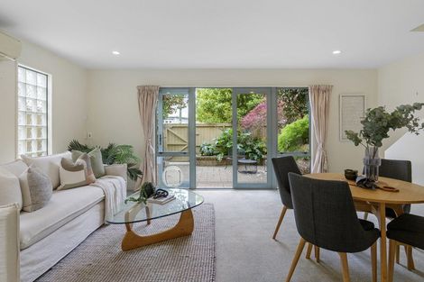 Photo of property in 2/28 Derby Street, St Albans, Christchurch, 8014