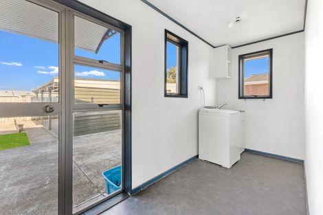 Photo of property in 35 Camellia Avenue, Bell Block, New Plymouth, 4312