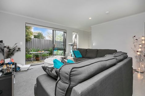Photo of property in 12 Akeake Lane, Manurewa, Auckland, 2102