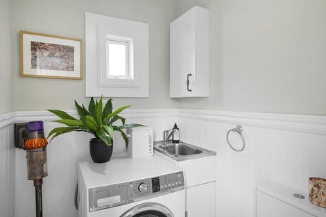 Photo of property in 372a Carrington Street, Upper Vogeltown, New Plymouth, 4310