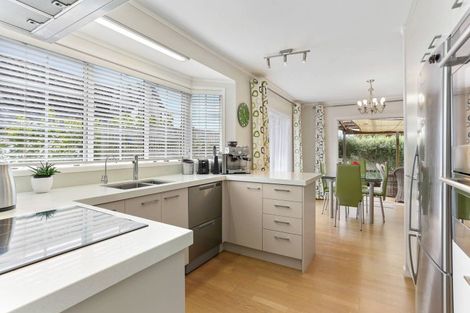 Photo of property in 21 Mark Edward Drive, Half Moon Bay, Auckland, 2012