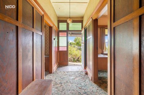 Photo of property in 1 Athol Place, Ravensbourne, Dunedin, 9022